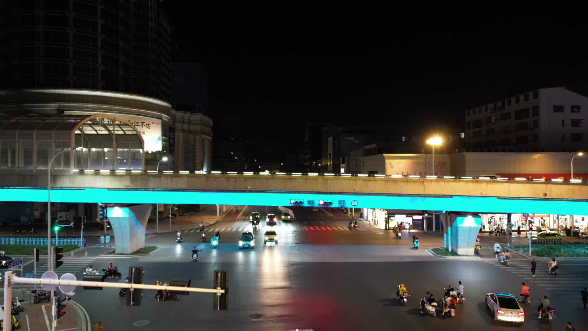 航拍湖北襄阳夜景灯光4K高清视频视频的预览图