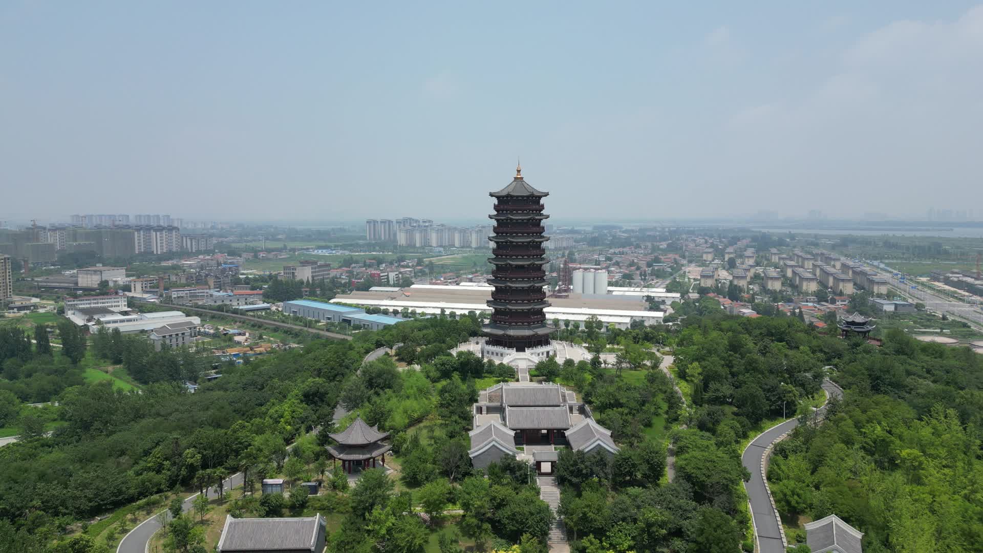 航拍湖北襄阳岘首山文化旅游景区视频的预览图