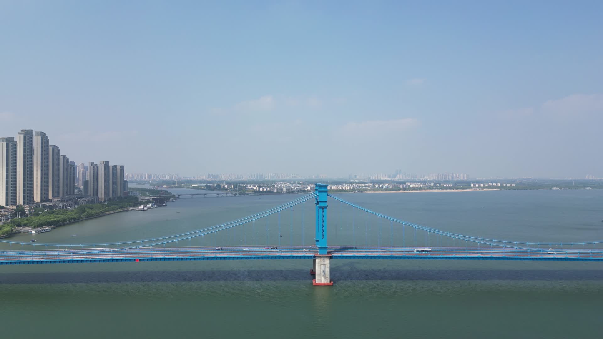 航拍湖北襄阳凤雏大桥视频的预览图