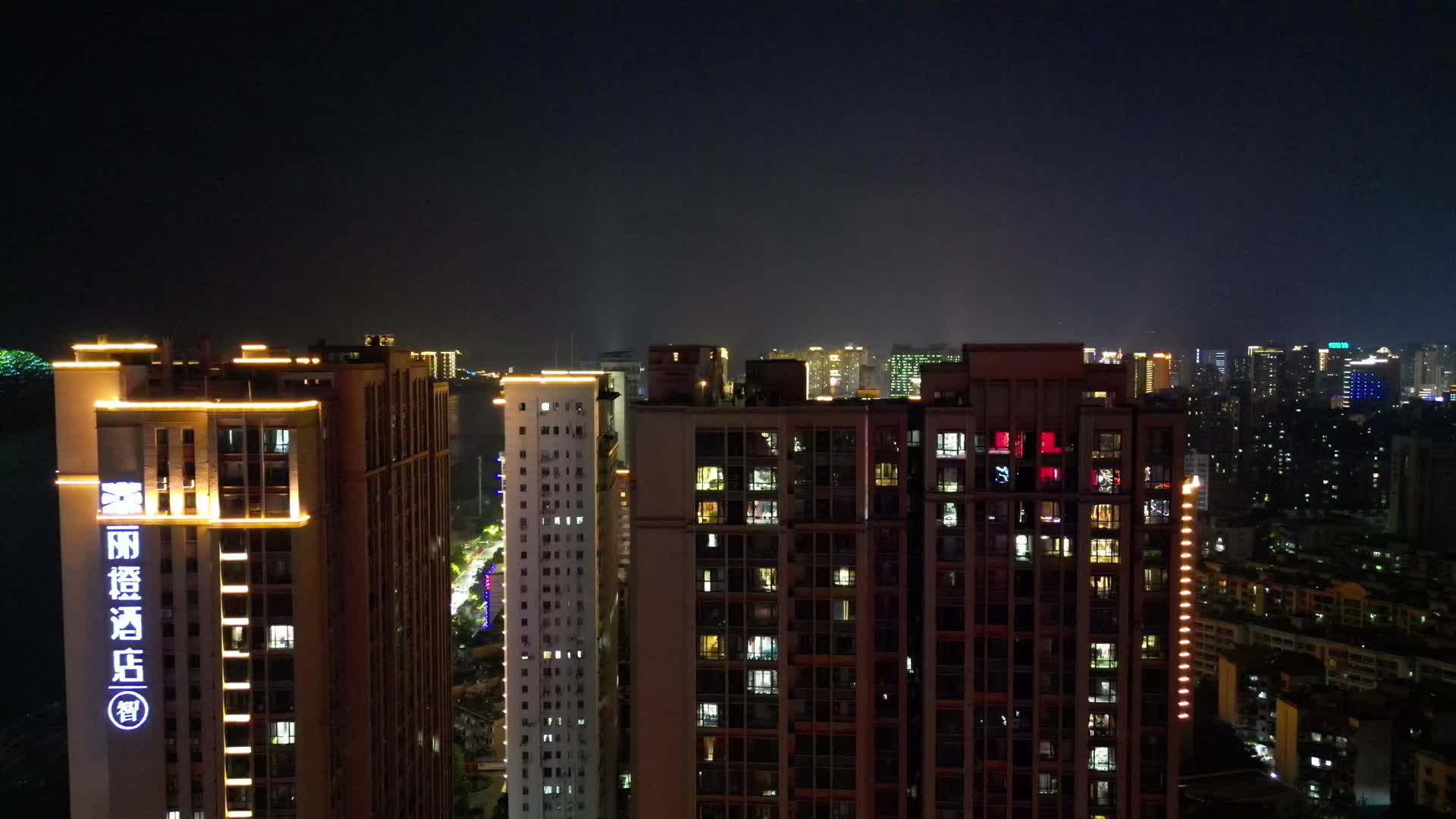 航拍湖北宜昌夜景视频的预览图