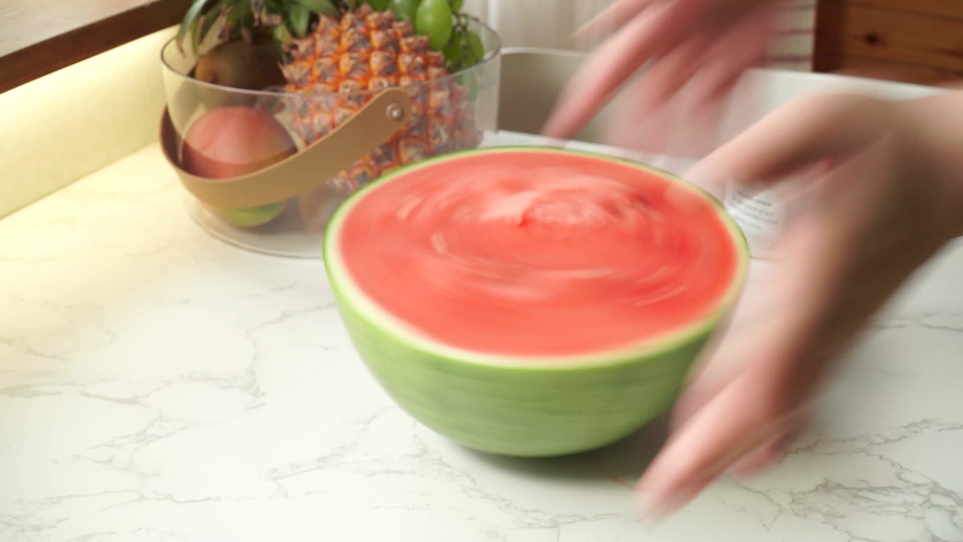 花式切西瓜切水果视频的预览图