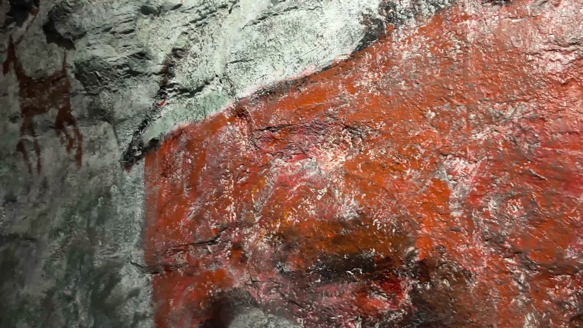 镜头合集石窟石洞原始人岩画视频的预览图
