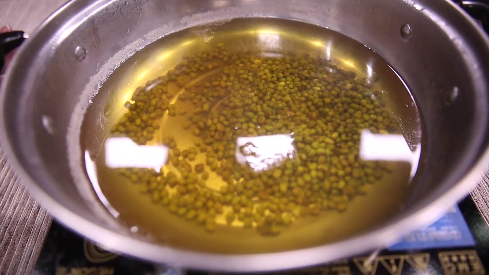 镜头合集煮绿豆汤绿豆水视频的预览图