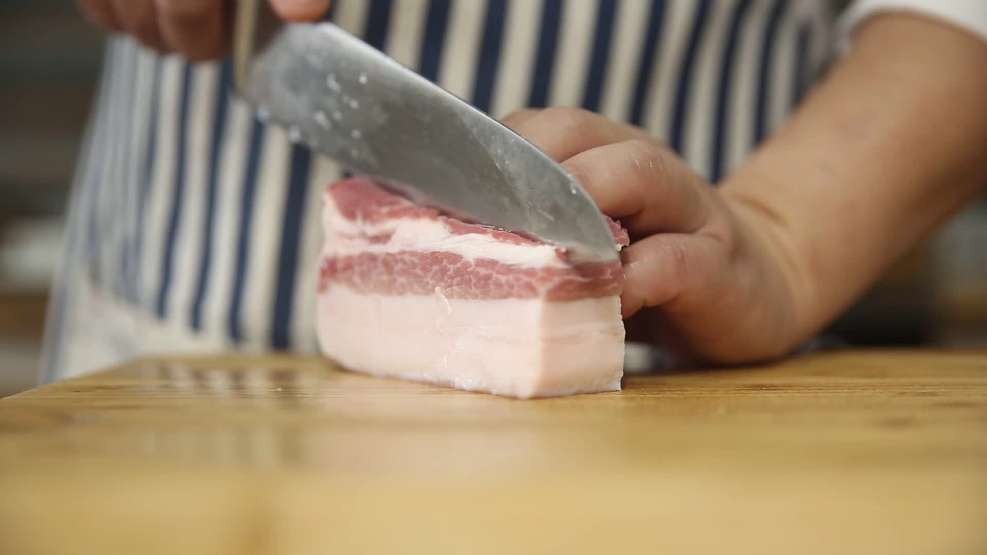 镜头合集大厨切五花肉视频的预览图