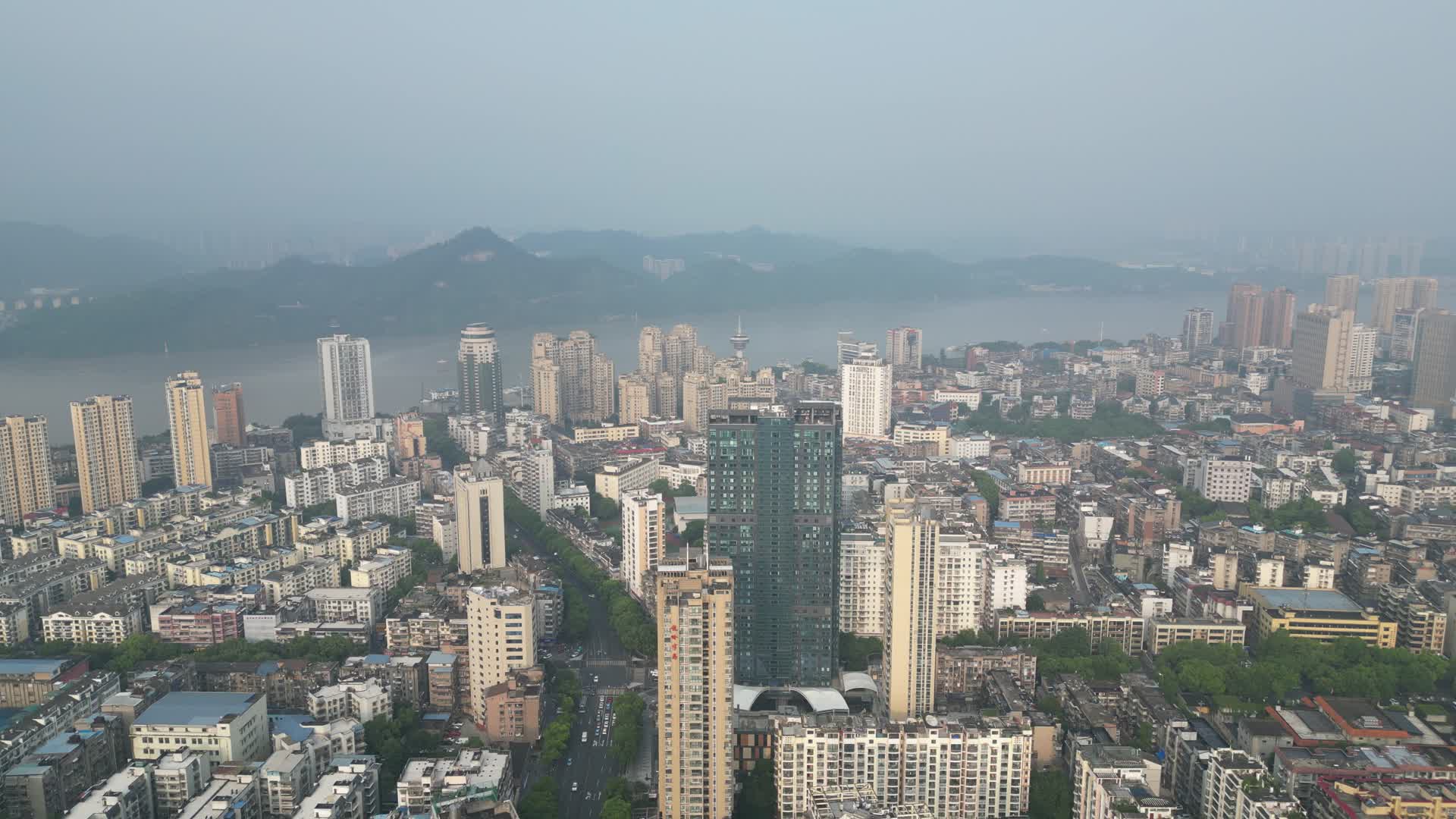 航拍湖北宜昌城市发展高楼CBD视频的预览图