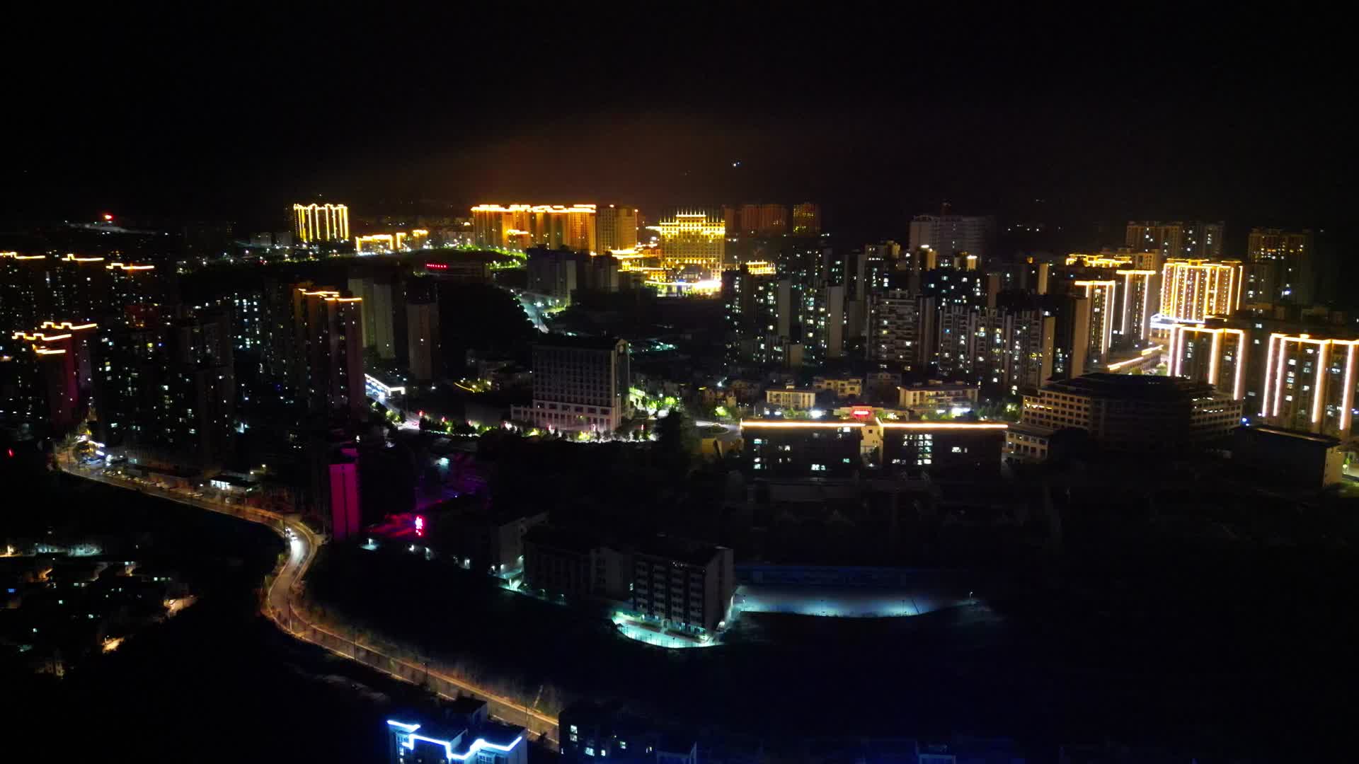 航拍湖北宜昌秭归县风光夜景视频的预览图