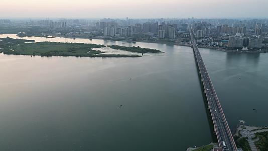 湖北襄阳城市风光航拍视频的预览图