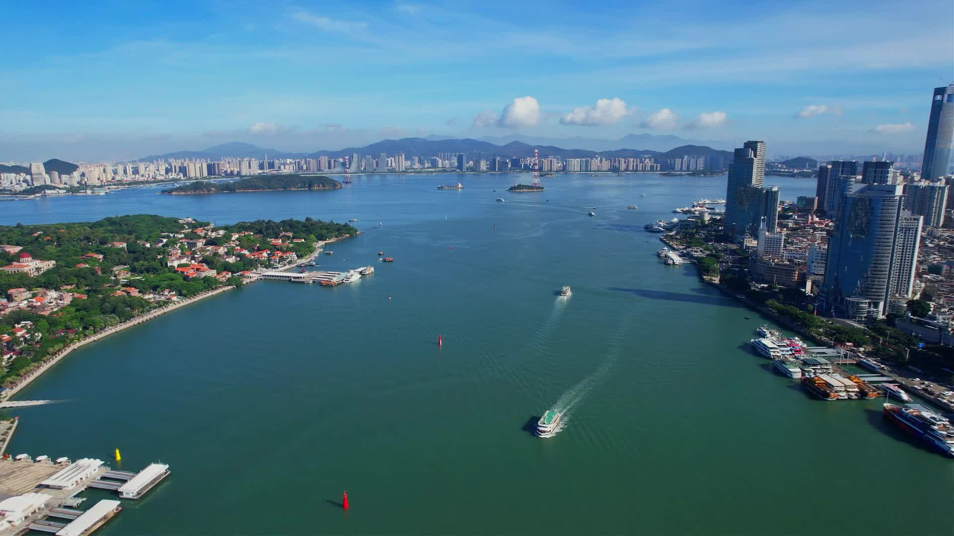 厦门航拍鹭江道风光视频的预览图