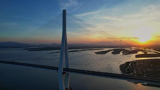 厦门航拍厦漳大桥建筑风光视频的预览图
