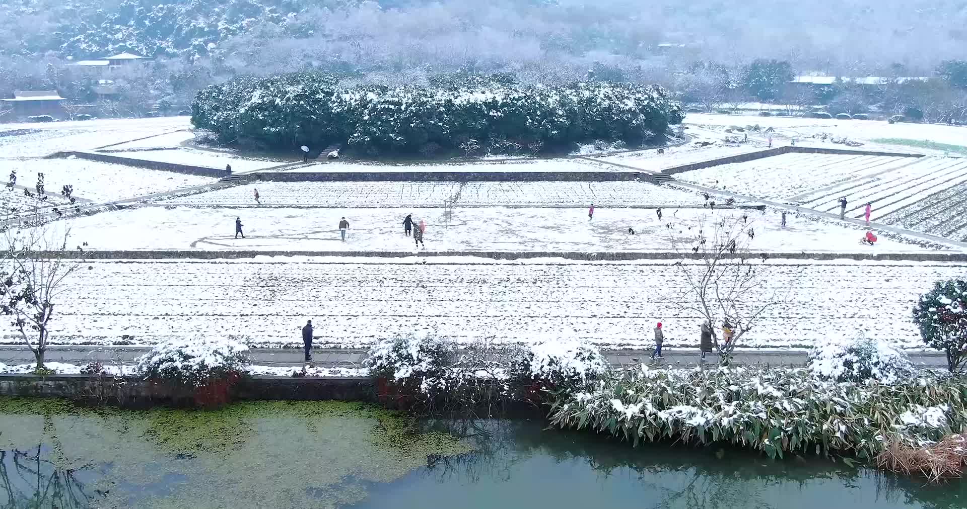 杭州八卦田遗址雪景航拍视频的预览图