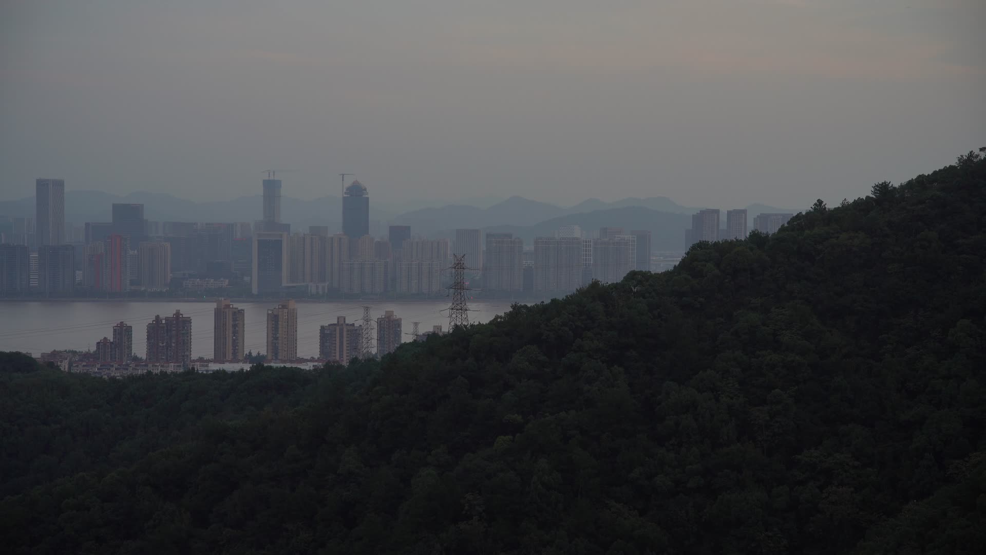 杭州凤凰山景区视频的预览图