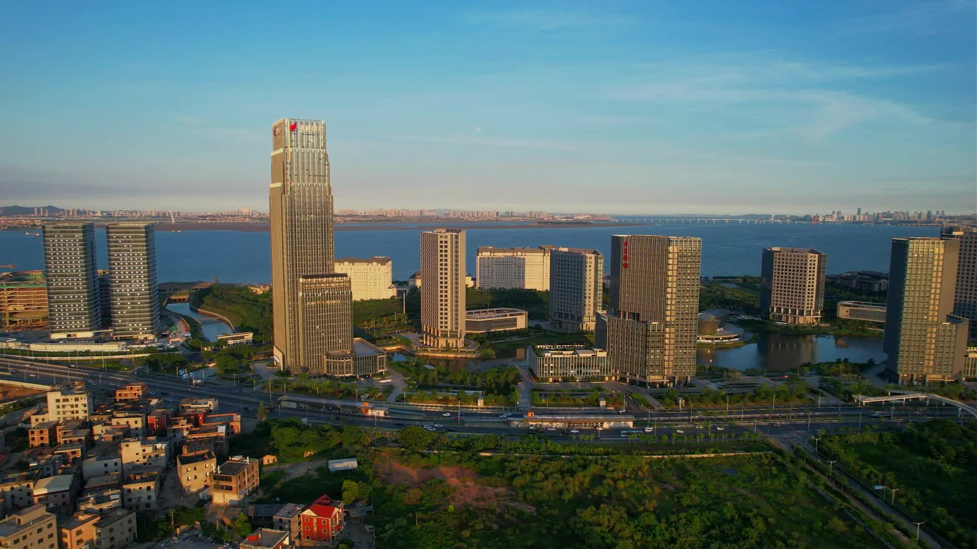 厦门航拍美峰创谷建筑景观视频的预览图