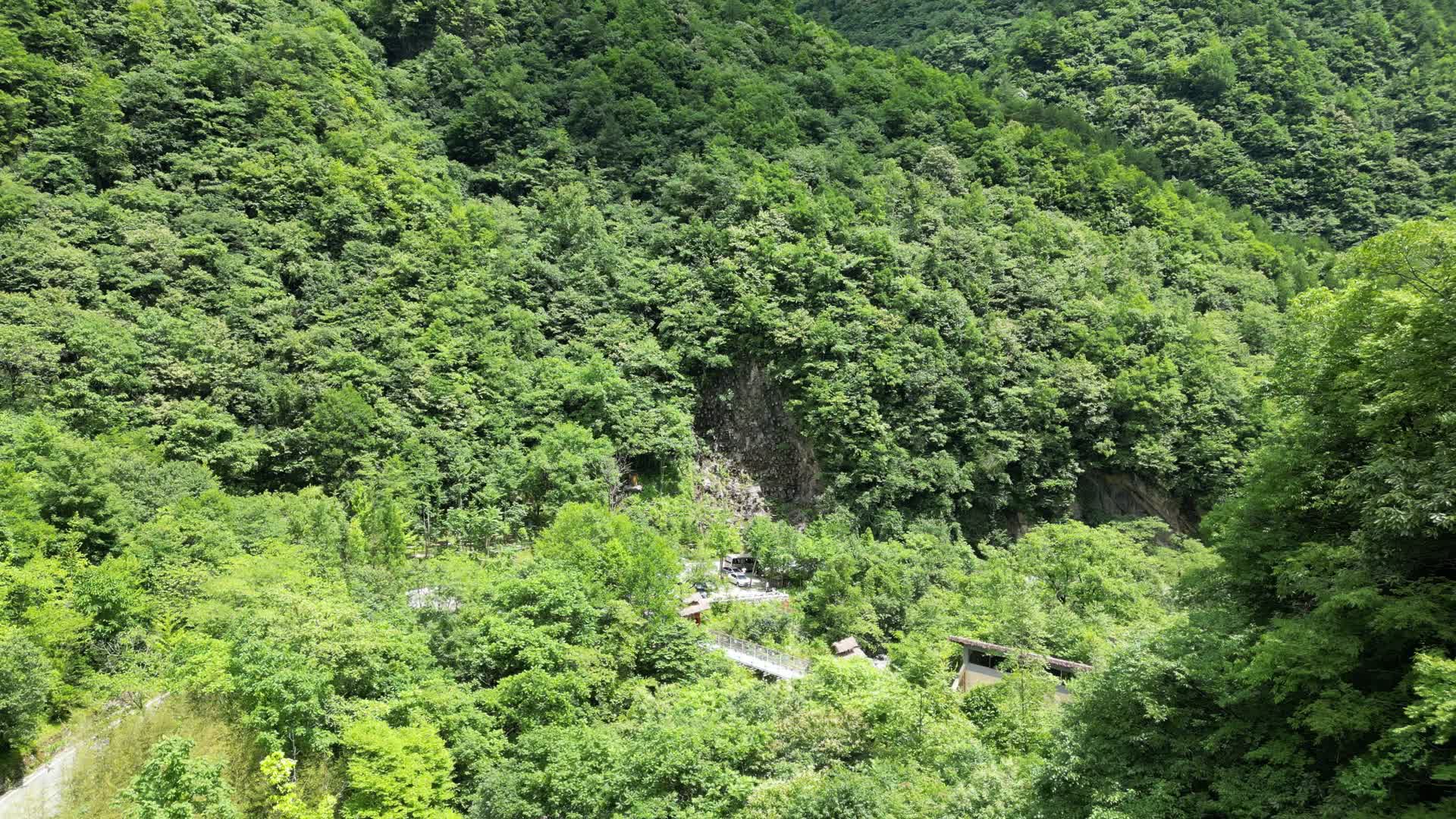 湖北神农架5A景区官门山视频的预览图