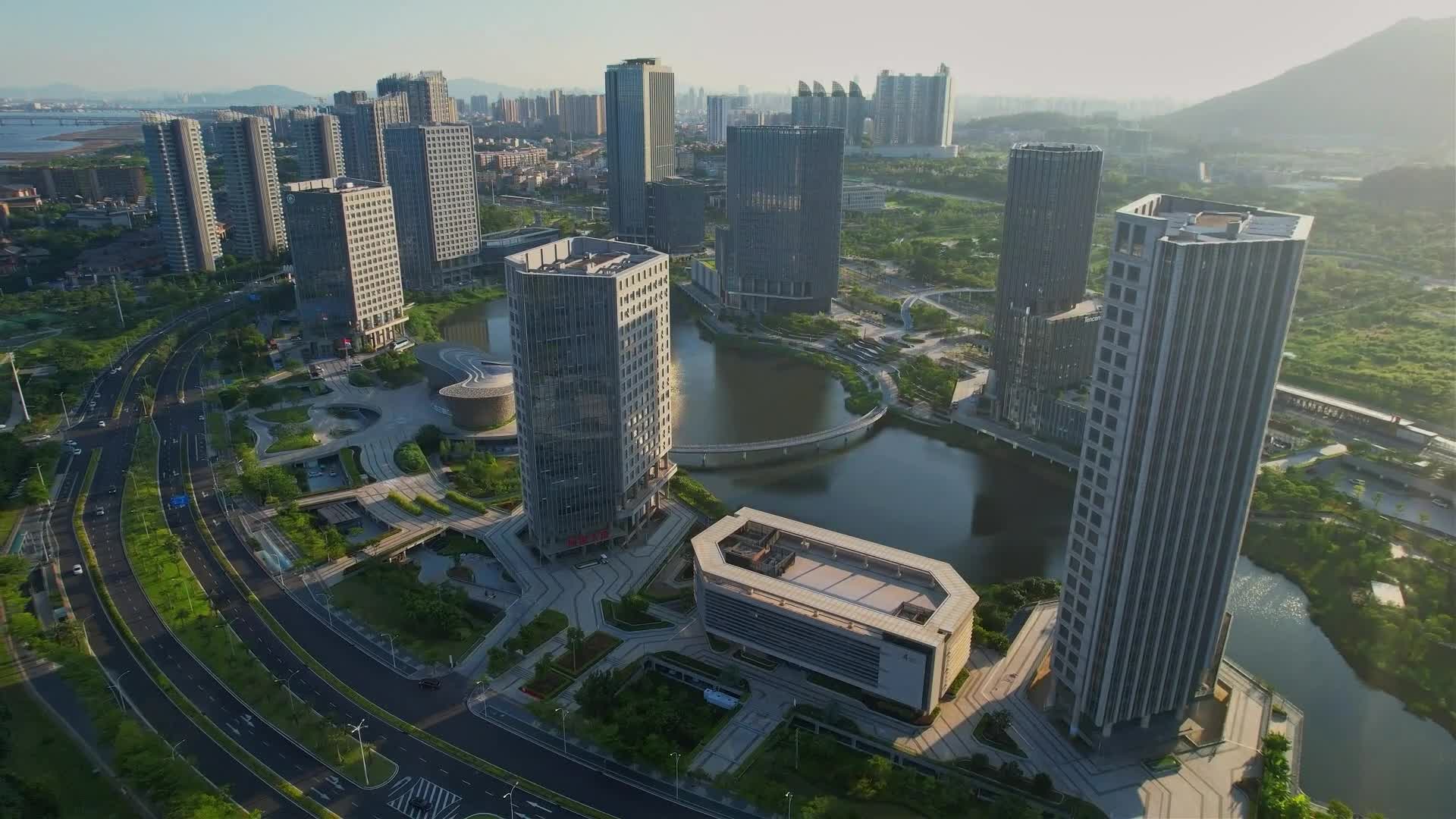 厦门航拍同安美峰创谷建筑景观视频的预览图