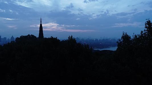 杭州宝石山景区保俶塔朝霞视频的预览图