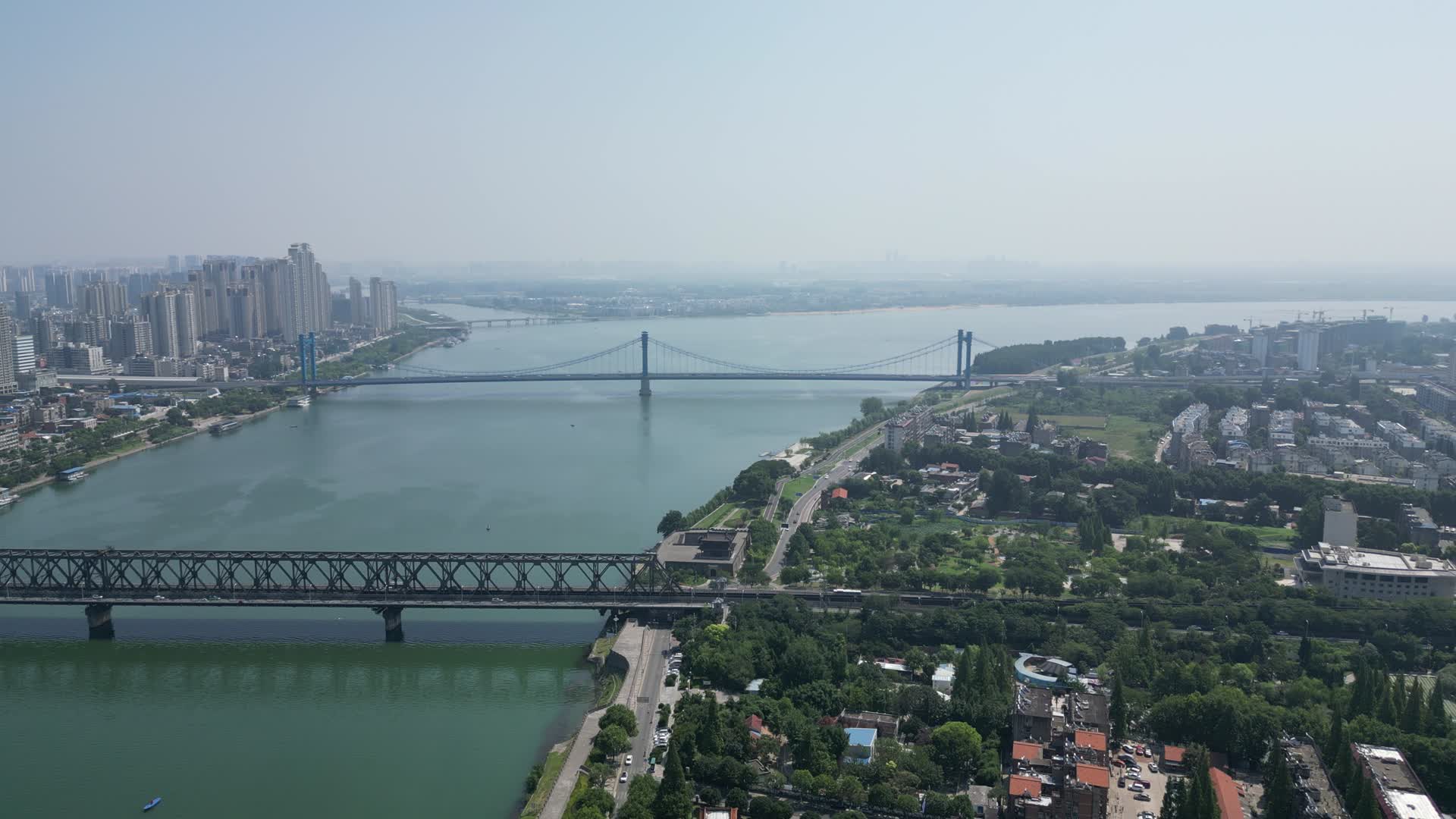湖北襄阳汉江大桥航拍视频的预览图