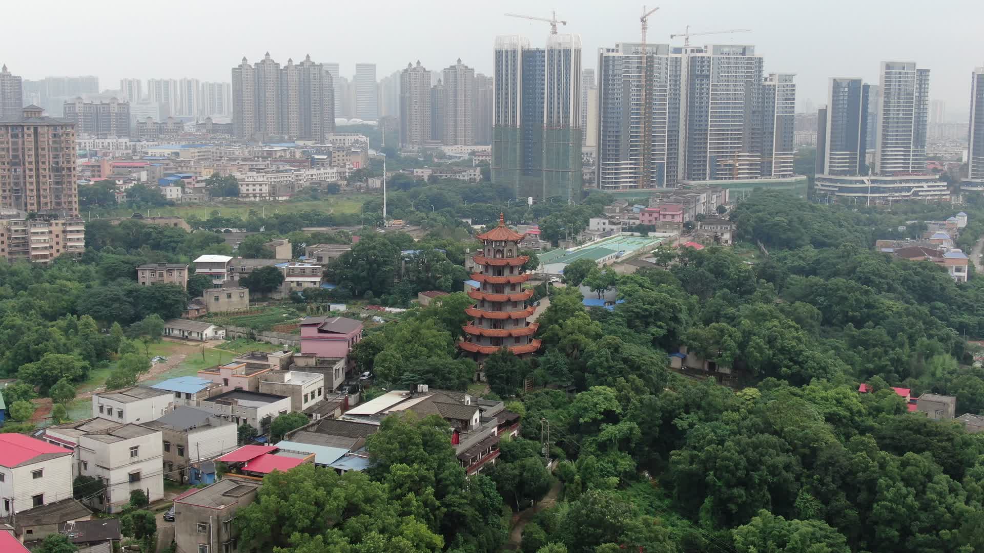 城市航拍湖南湘潭高峰塔视频的预览图