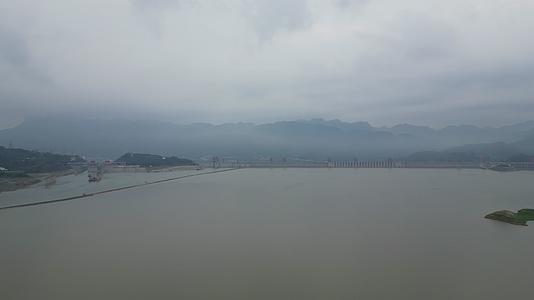 航拍湖北宜昌秭归县三峡水库风光视频的预览图