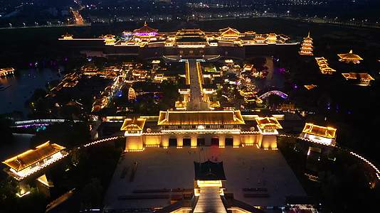航拍湖北襄阳中国唐城影视基地夜景视频的预览图