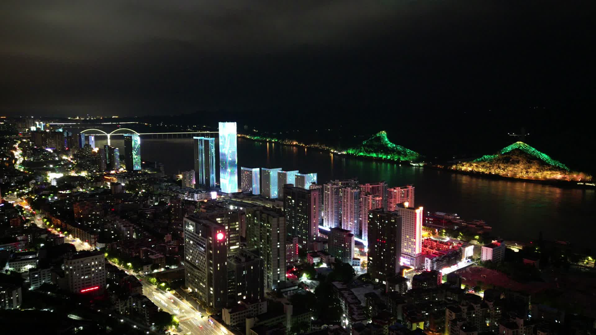 湖北襄阳城市夜景交通航拍视频的预览图