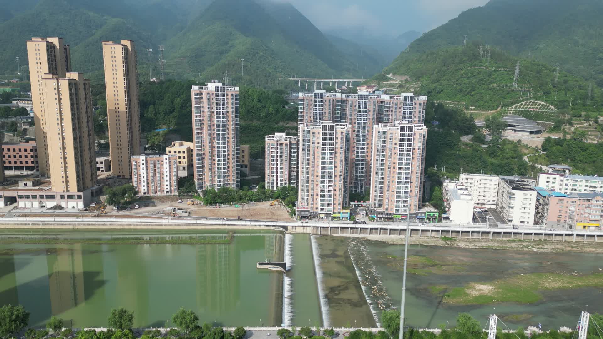 湖北襄阳保康县城市建设航拍视频的预览图