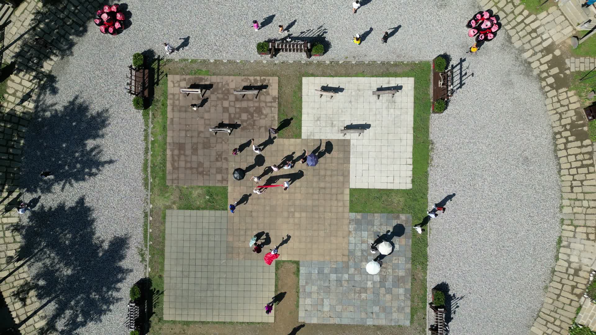 航拍湖北神农架神农坛5A景区视频的预览图