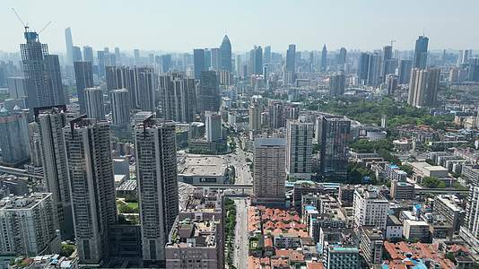 航拍武汉江汉路步行街商业圈高楼建筑视频的预览图