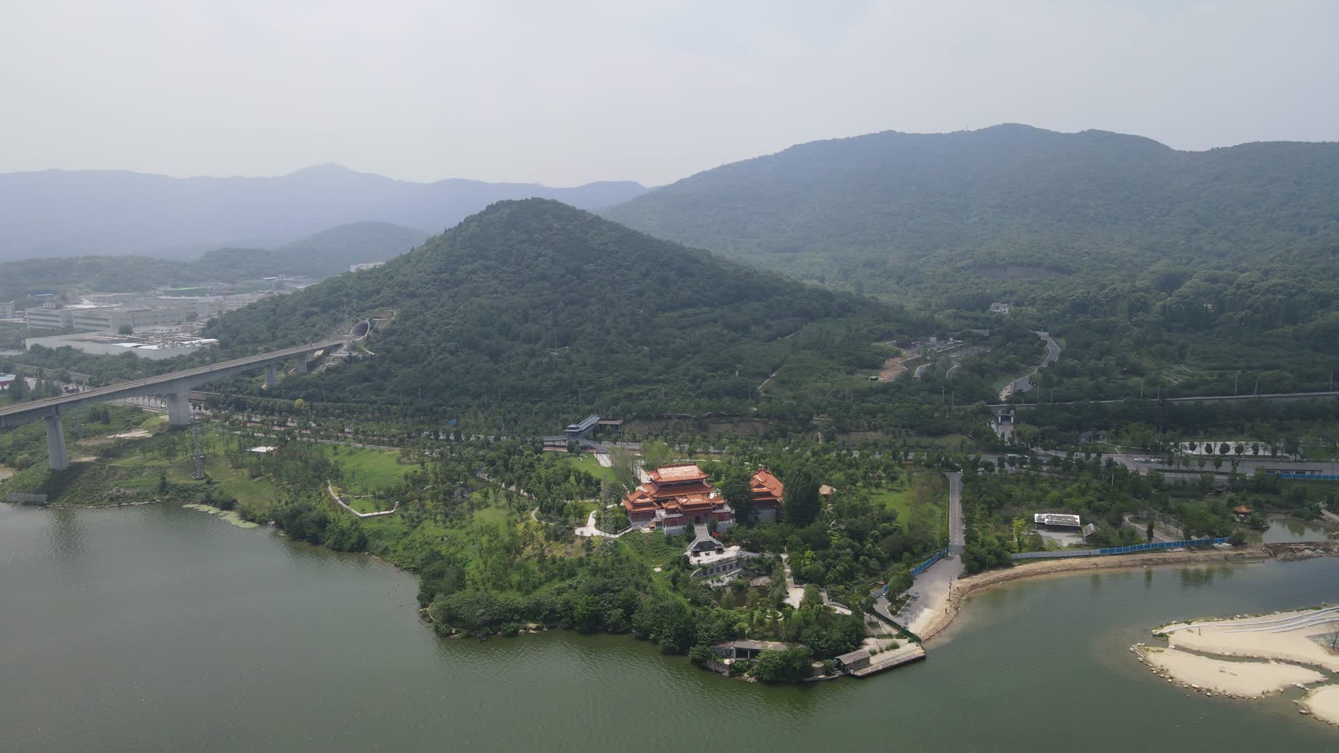 湖北襄阳凤林禅寺古建筑航拍视频的预览图