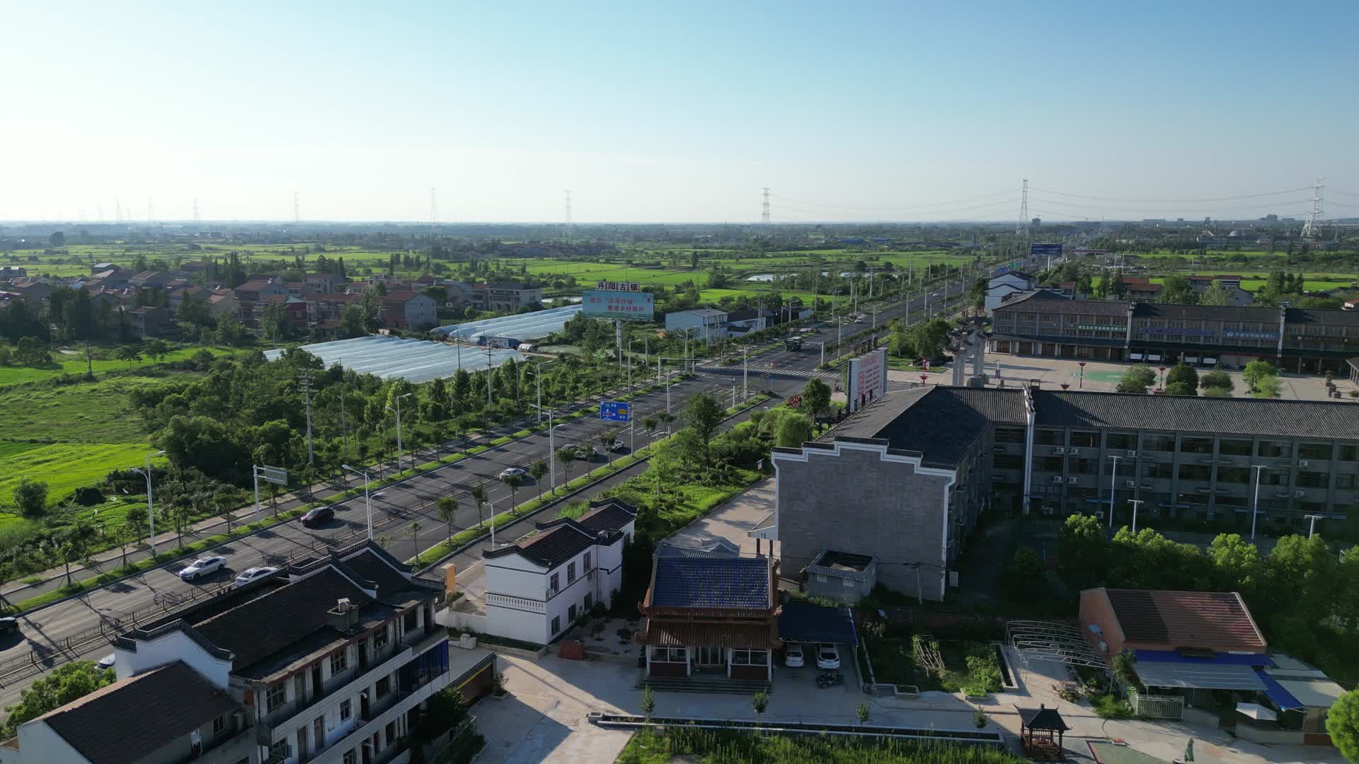 航拍湖北孝感北京路交通大道视频的预览图