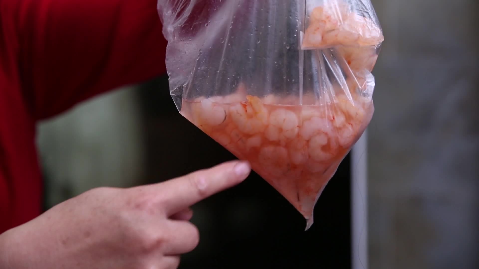 镜头合集虾仁鲜虾虾肉对比视频的预览图