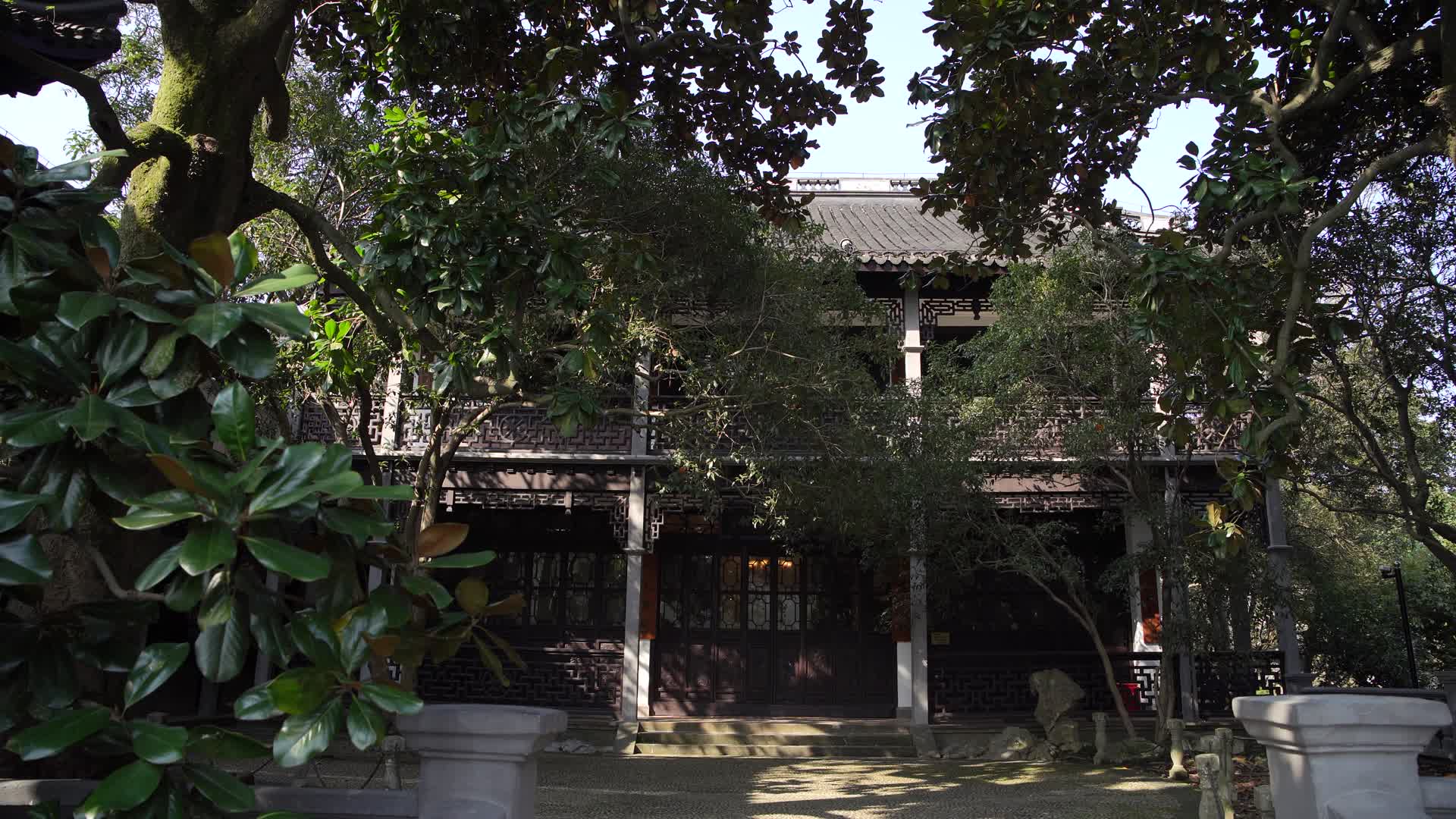 杭州西湖花港观鱼马一浮纪念馆视频的预览图