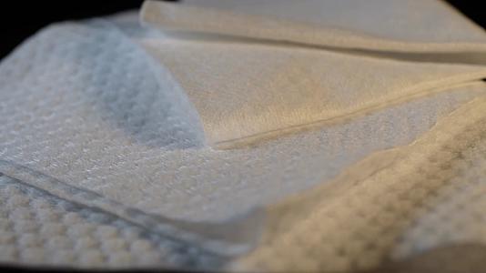 镜头合集绵柔洁面巾湿厕纸消毒纸巾视频的预览图