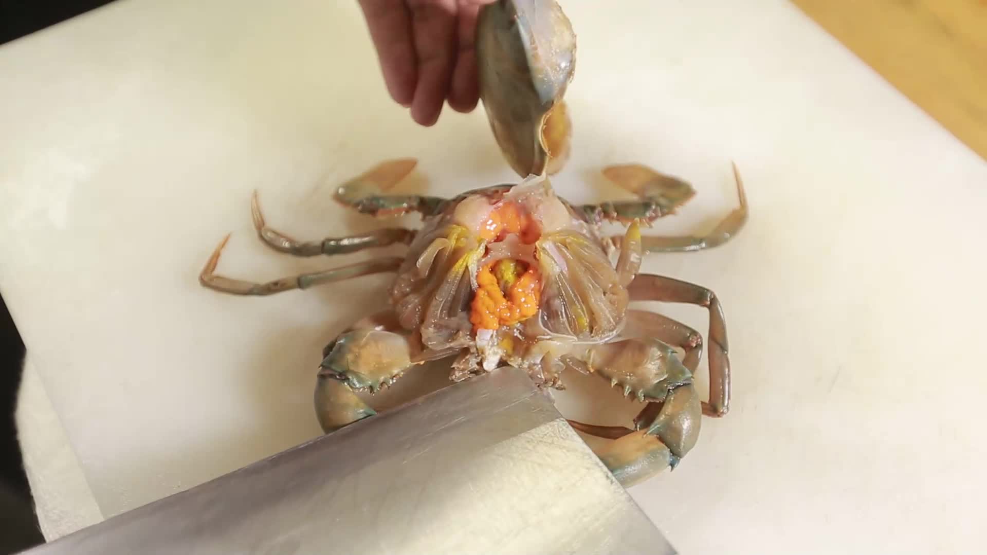 镜头合集切分处理青蟹膏蟹视频的预览图
