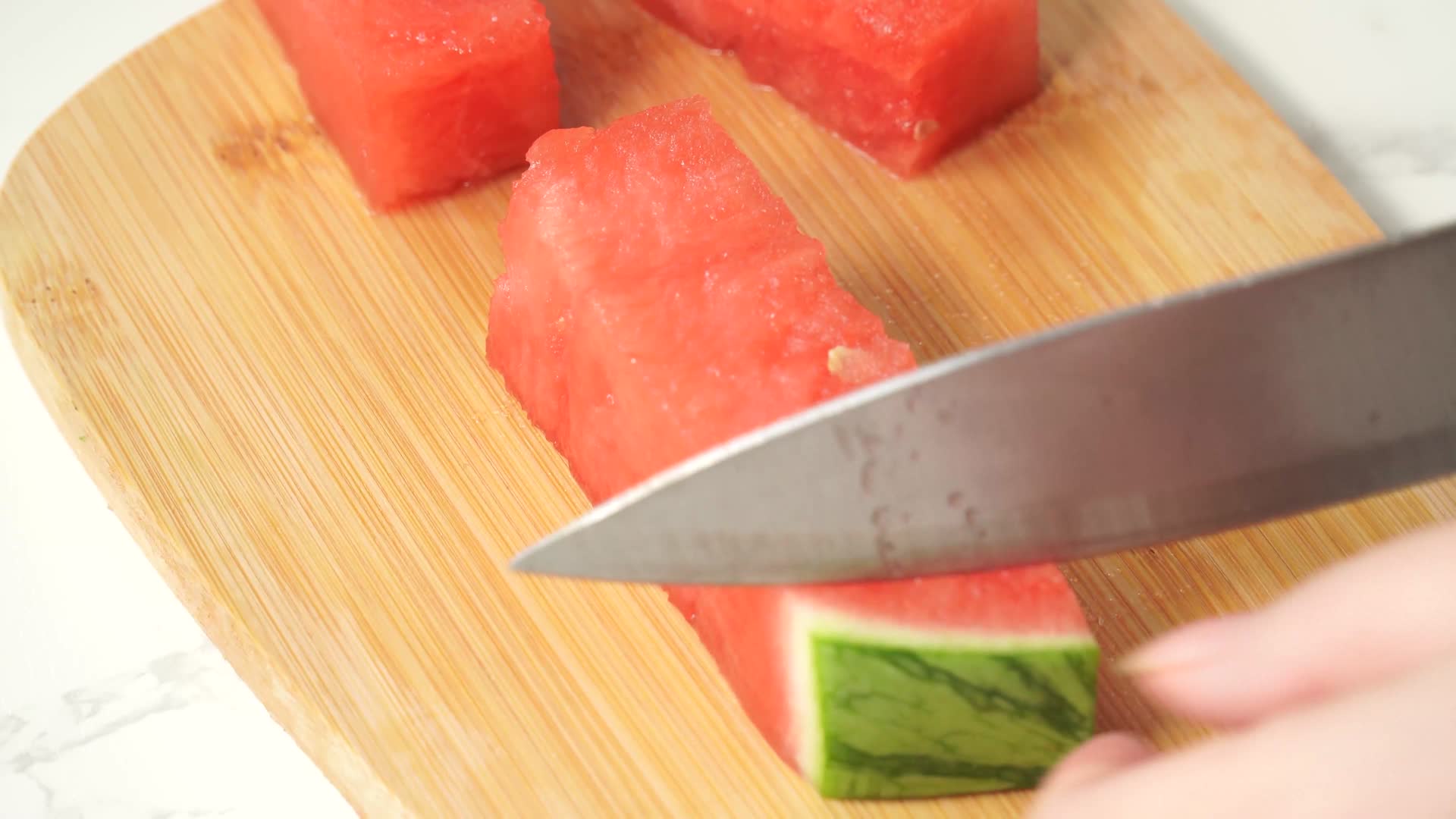 夏季西瓜果肉果盘视频的预览图