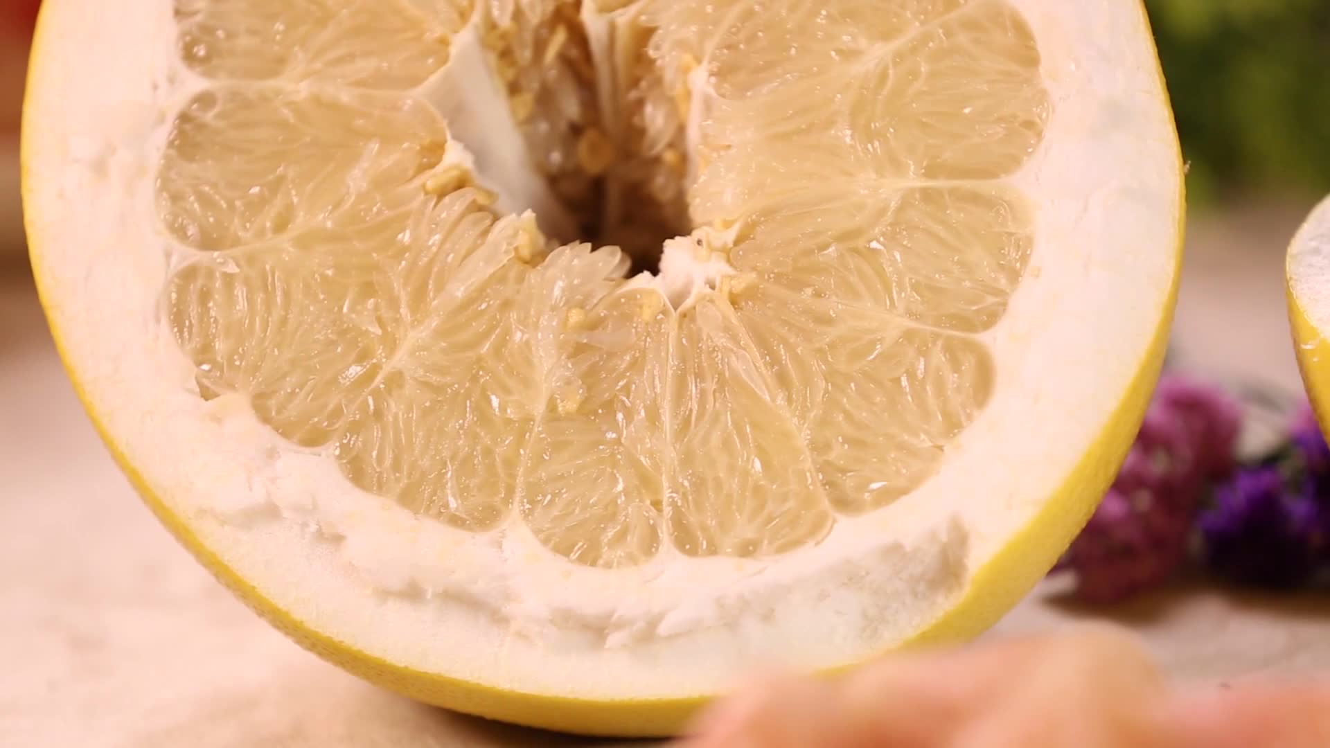 镜头合集各种柚子果肉纹理微距视频的预览图