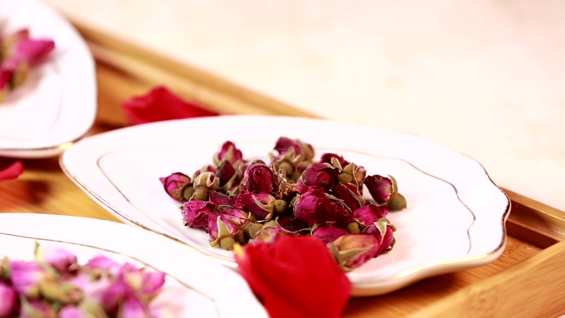 镜头合集玫瑰花桃花养生茶原料视频的预览图