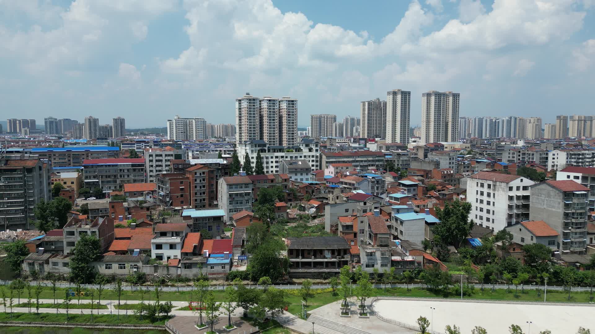 航拍湖北襄阳南漳县城市建设视频的预览图