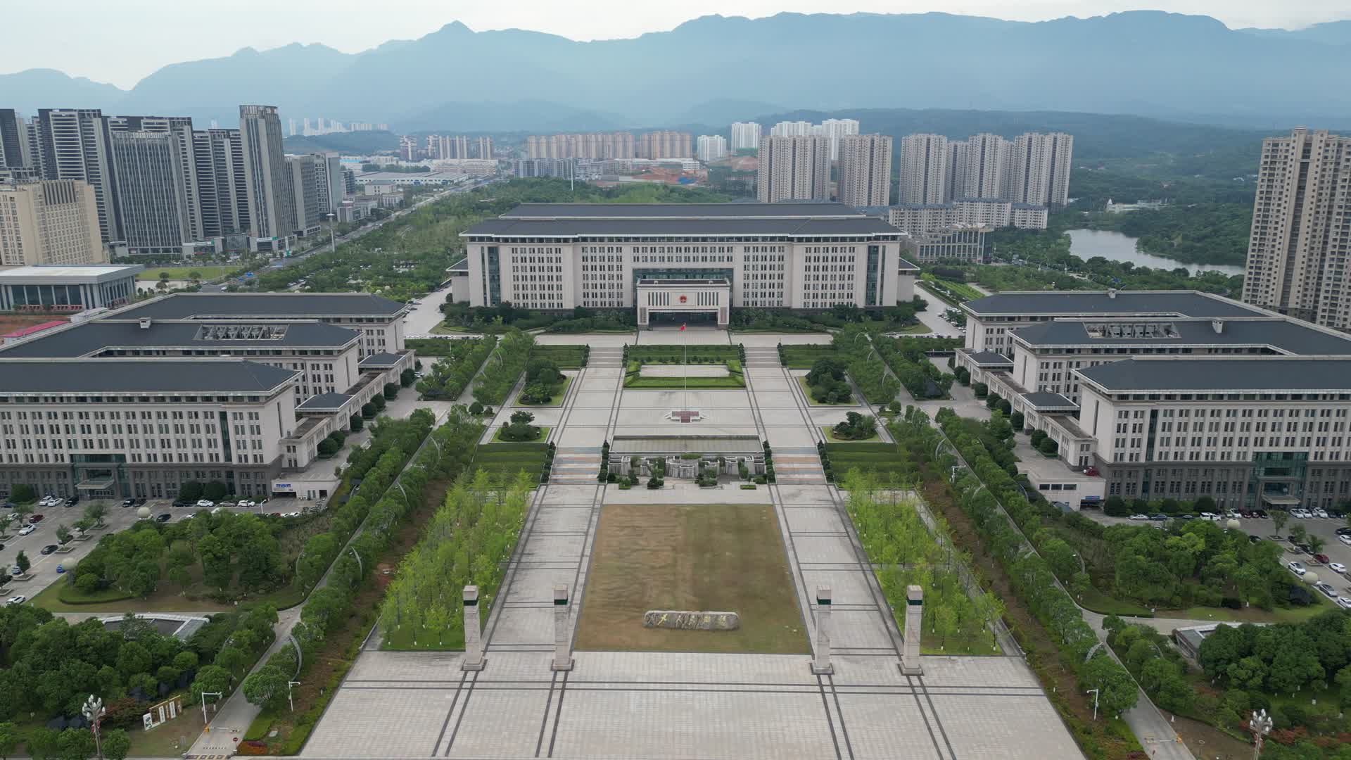 航拍江西九江市政府办公楼视频的预览图