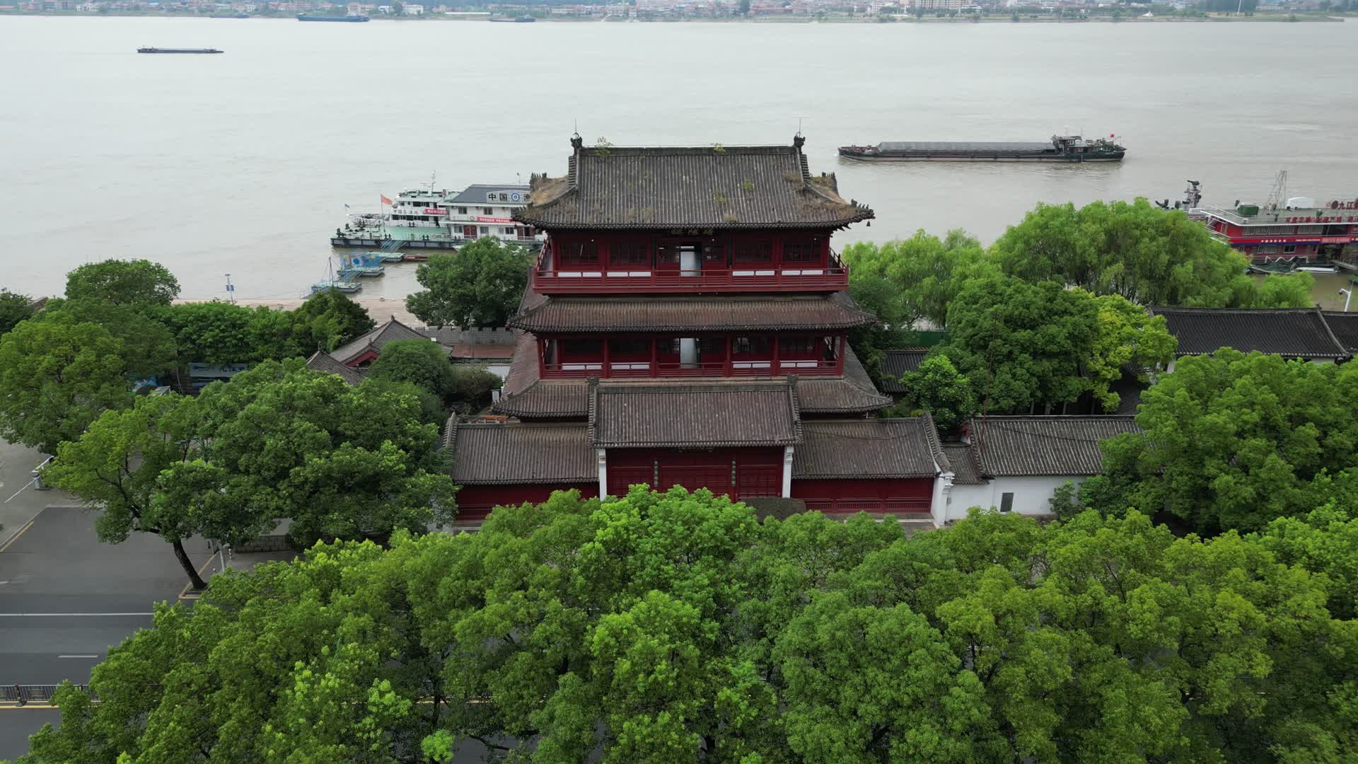 航拍江西九江浔阳楼古建筑视频的预览图