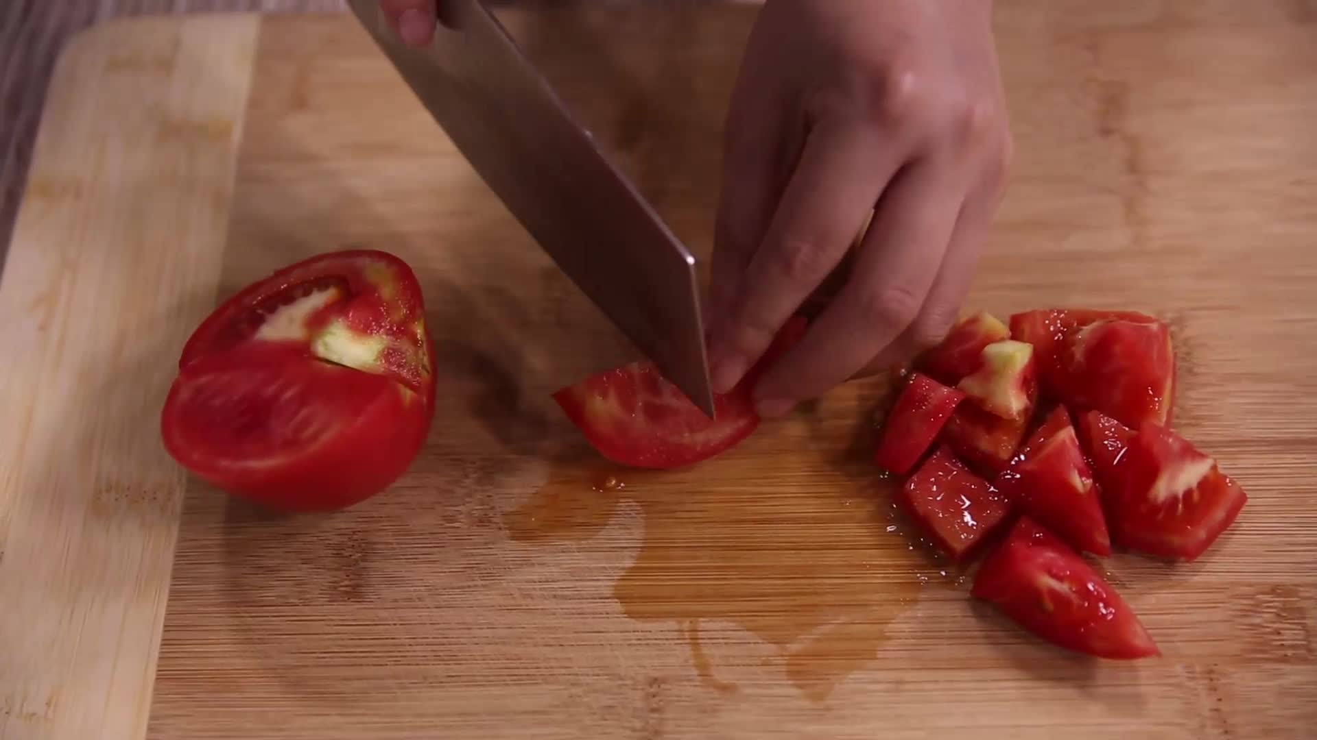 镜头合集西红柿番茄榨汁番茄汁蔬果汁健康视频的预览图