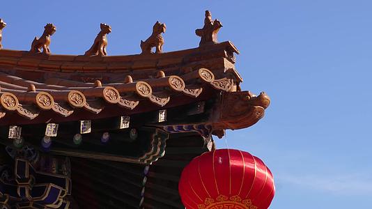 镜头合集摇摆的红灯笼和中国古典建筑视频的预览图