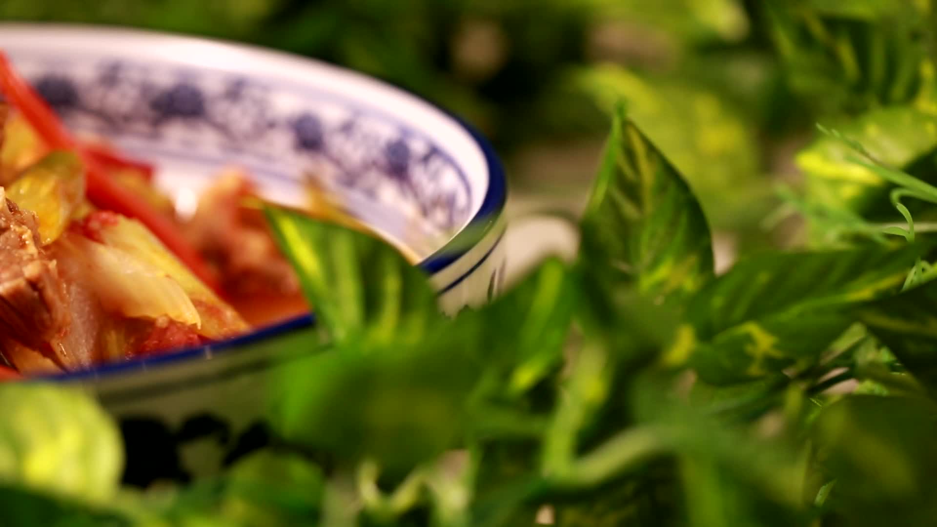镜头合集健康食谱番茄牛腩视频的预览图