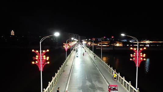 航拍江西抚州城市夜景灯光视频的预览图
