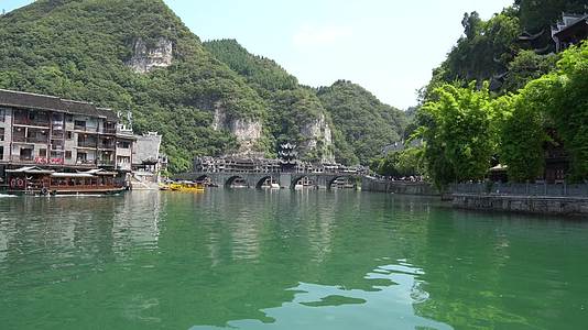贵州镇远古城舞阳河游船视频的预览图