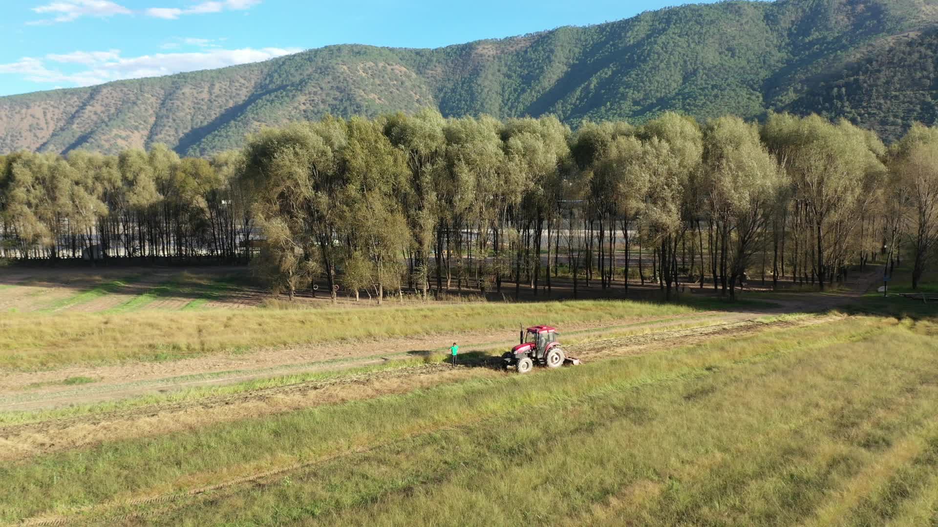 耕地农田农业农机农场农民视频的预览图