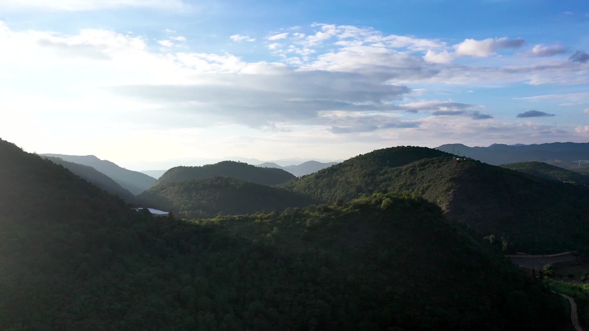 4K航拍乡村山川自然风光视频的预览图