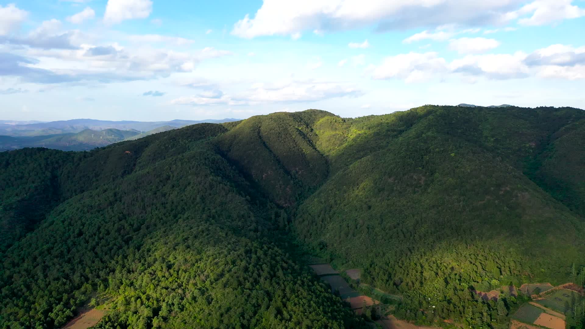 4K航拍乡村山川自然风光视频的预览图