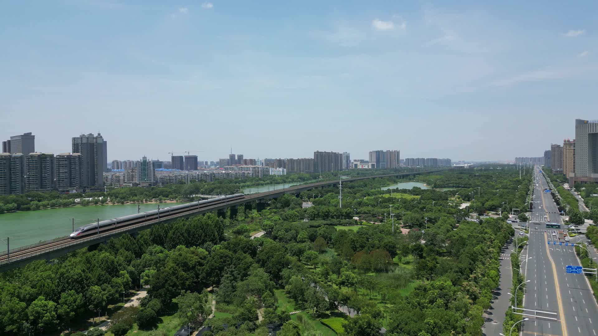 航拍行驶的高铁交通孝感东站视频的预览图