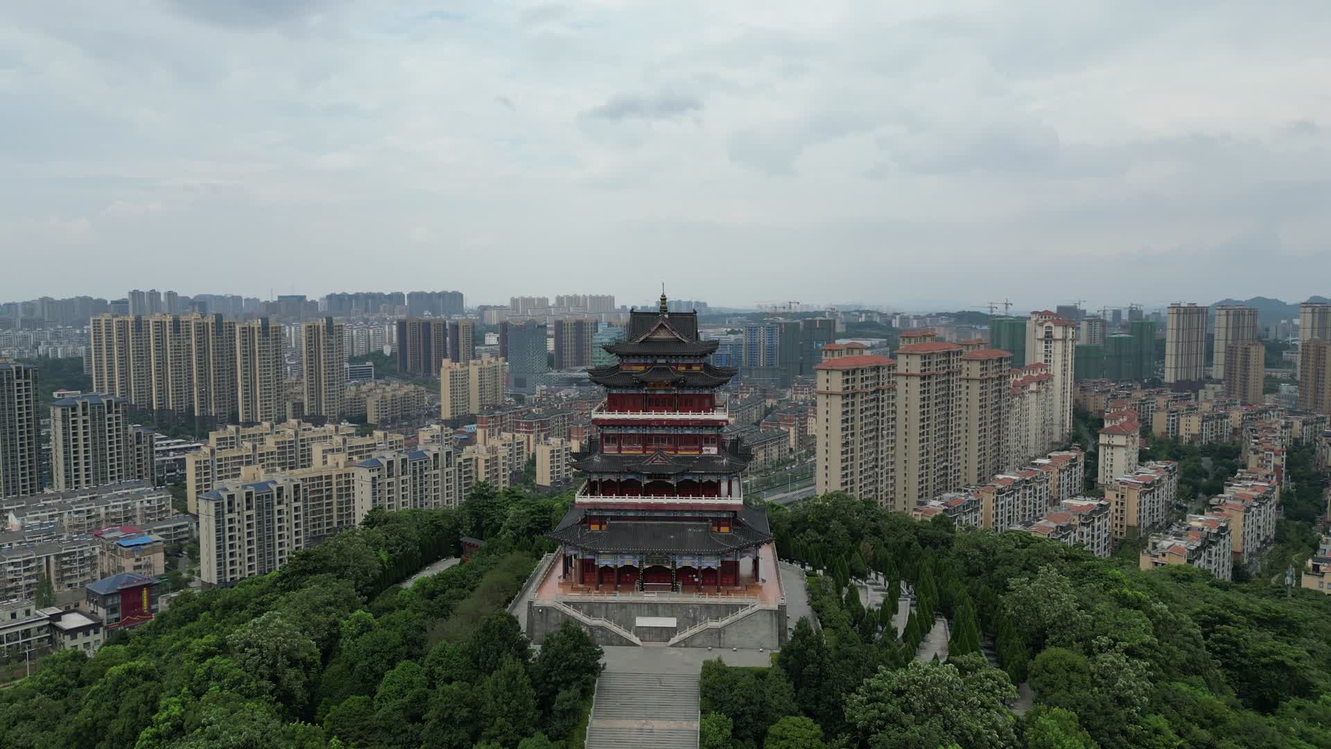 航拍江西九江南山公园4A景区德化楼视频的预览图