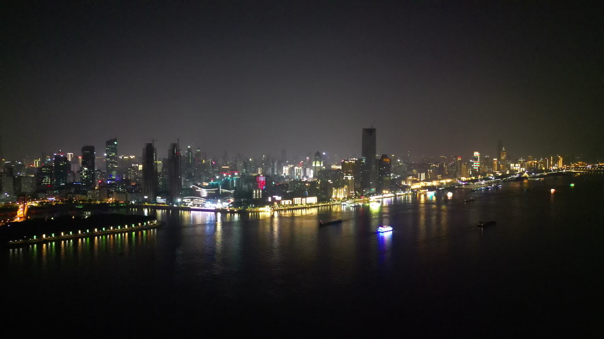 湖北武汉城市夜幕降临航拍视频的预览图